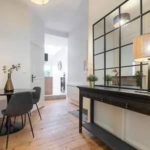  Appartement Vieux - Nice Studio With Terrace Frankrijk