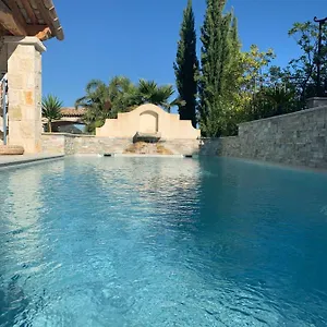 https://les-4-elements-maison-dhotes-design.fr-provencehotel.com